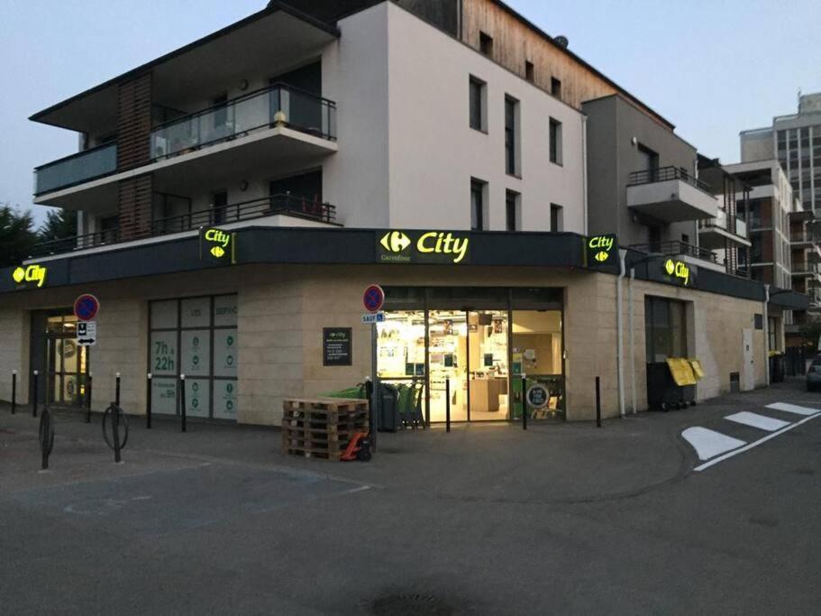 Logement A Brive Avec Terrasse Et Climatisation - Pres De La Gare Et Du Centre-Ville - Wifi Et Stationnement Gratuit Eksteriør billede